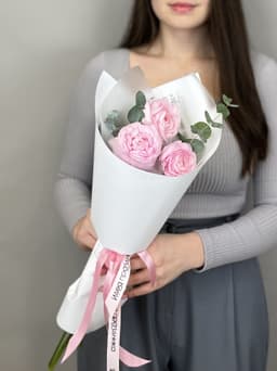 Букет из 3 ранункулюсов "Леди"