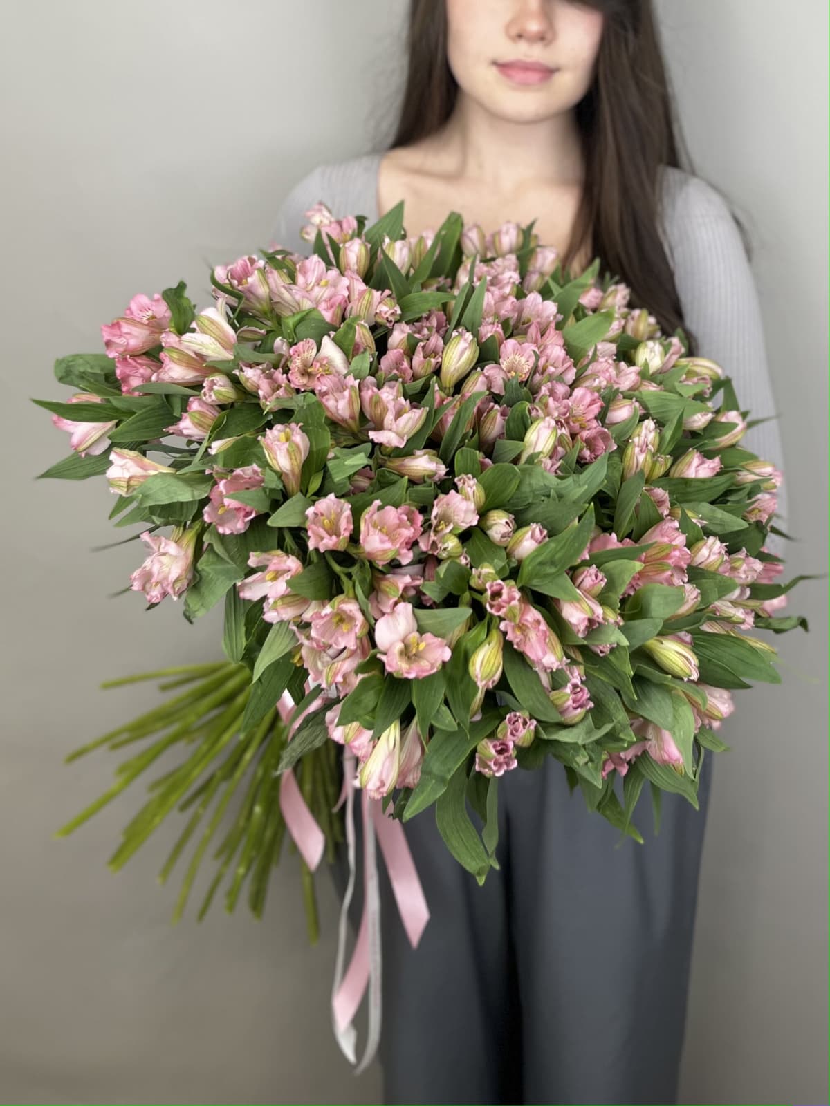 Цветочный букет из 35 альстромерий "Elegance"