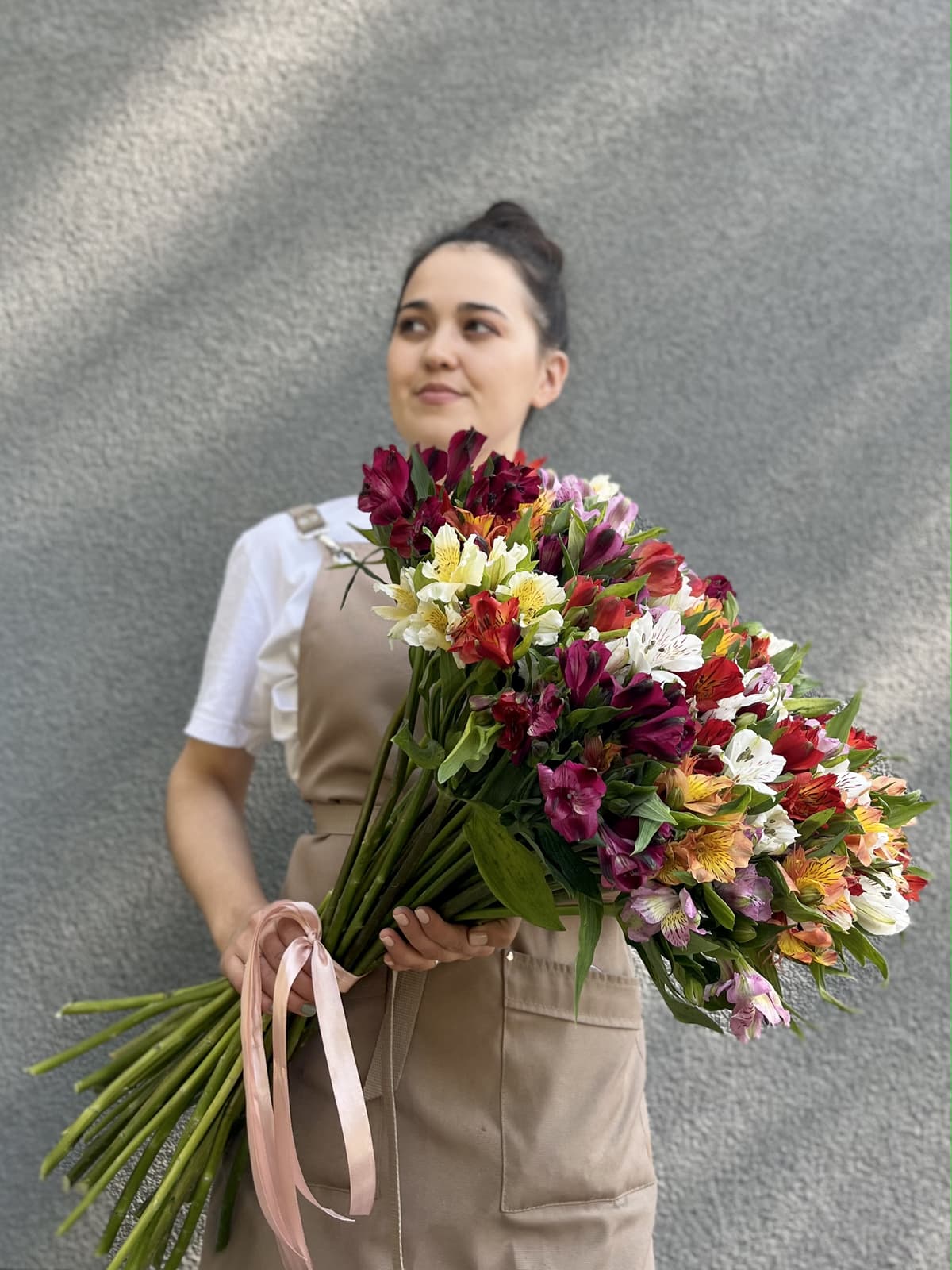 Роскошный букет из 35 Альстромерий микс