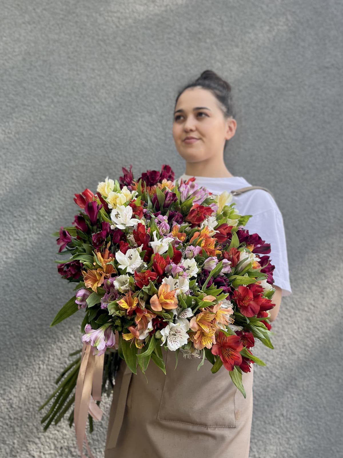 Роскошный букет из 35 Альстромерий микс