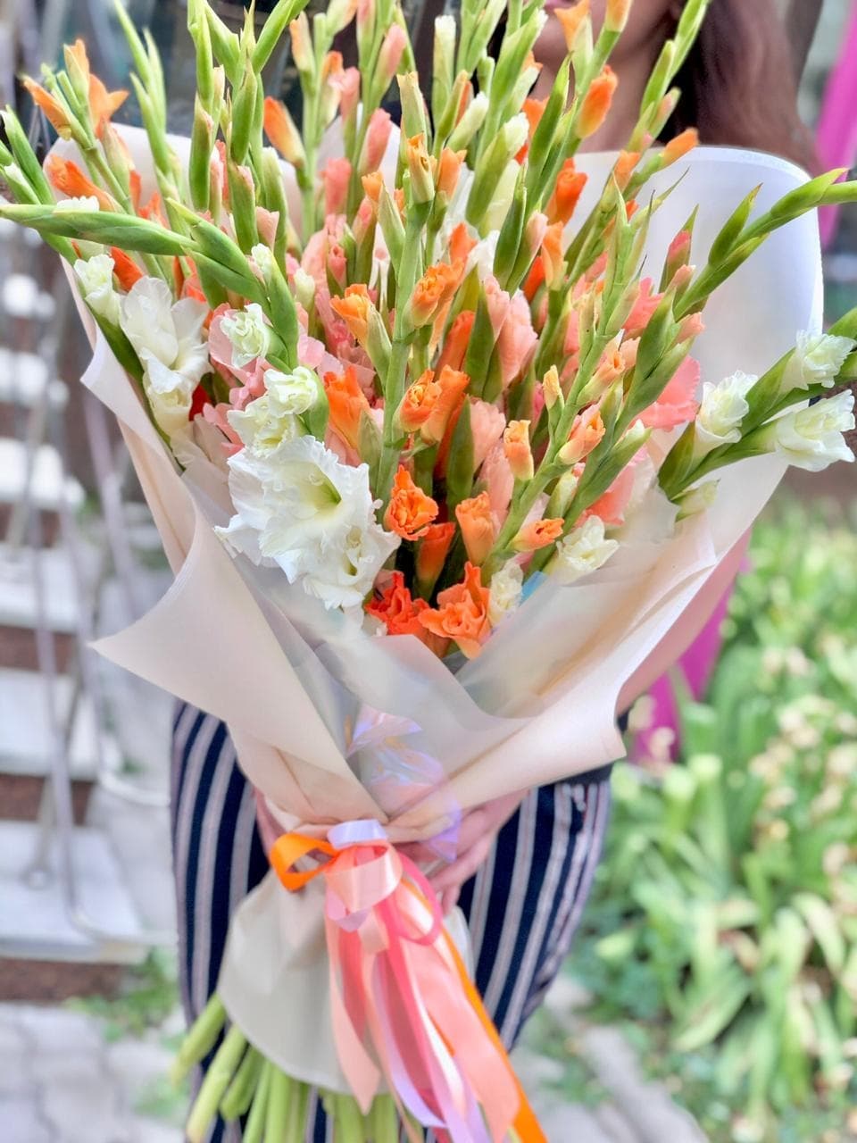 Букет из 35 Гладиолусов в матовой бумаге Уфа