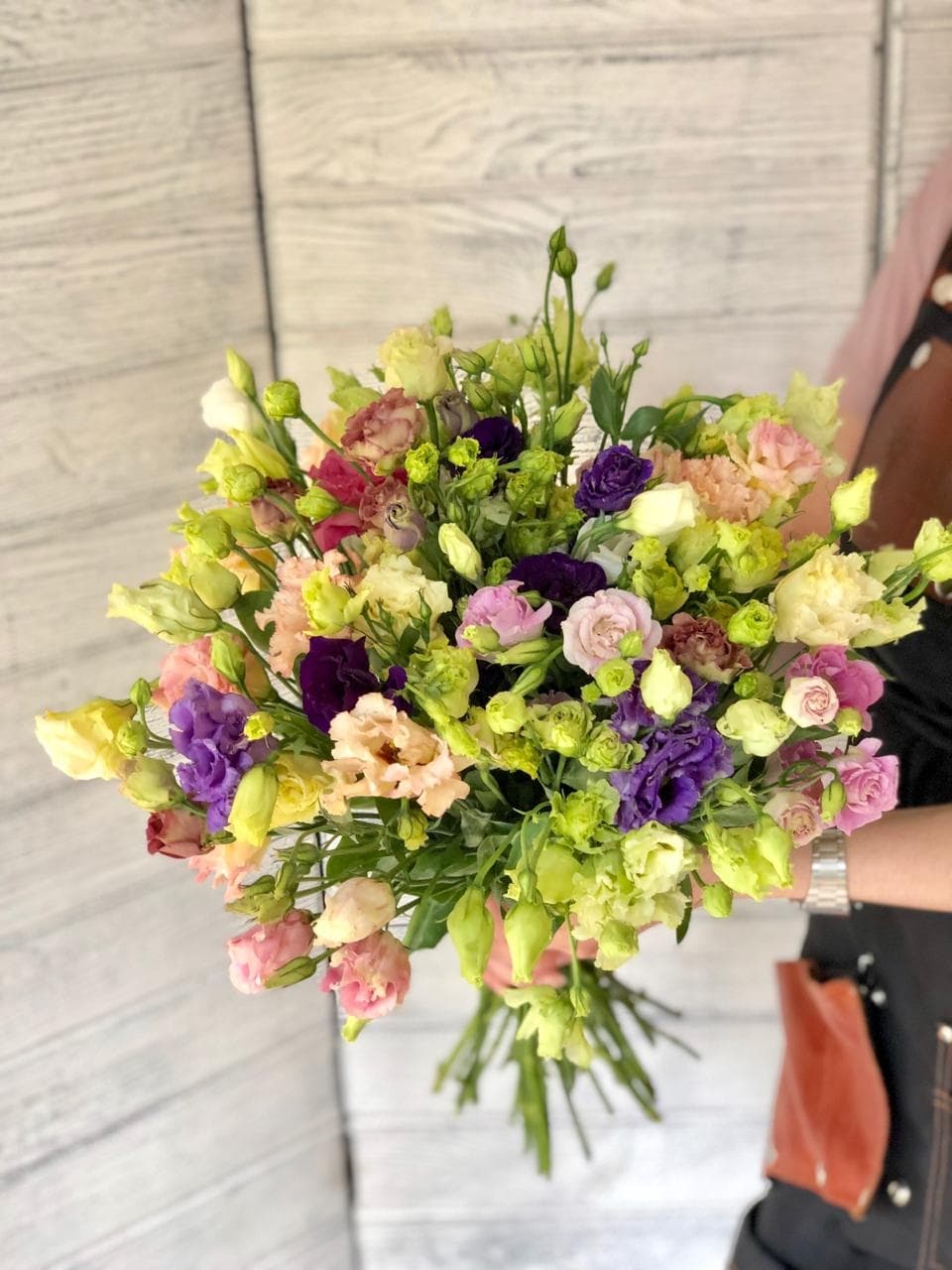 Шикарный букет из 45 эустом