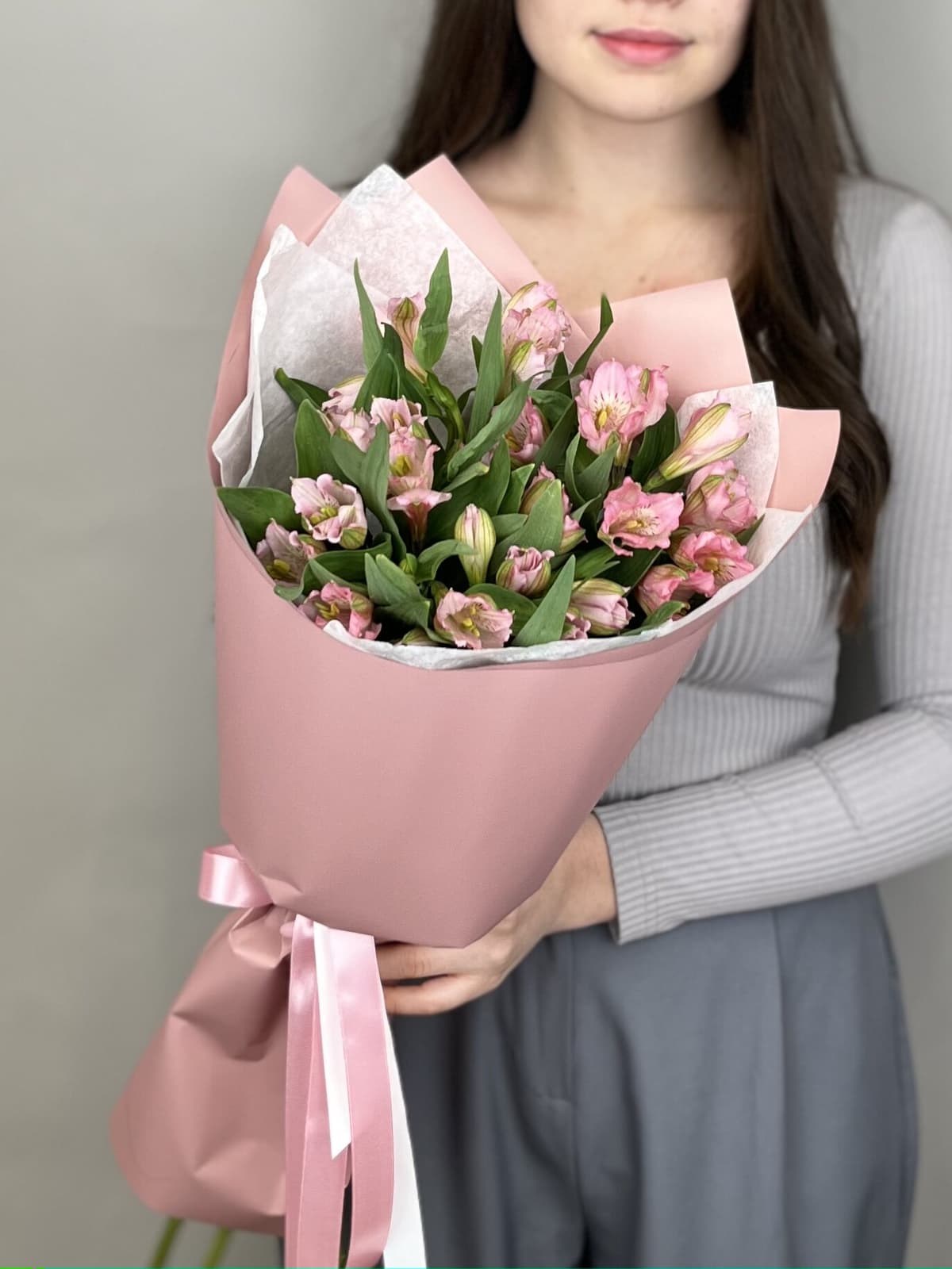 Мини букет из 5 альстромерий "Элегантность"