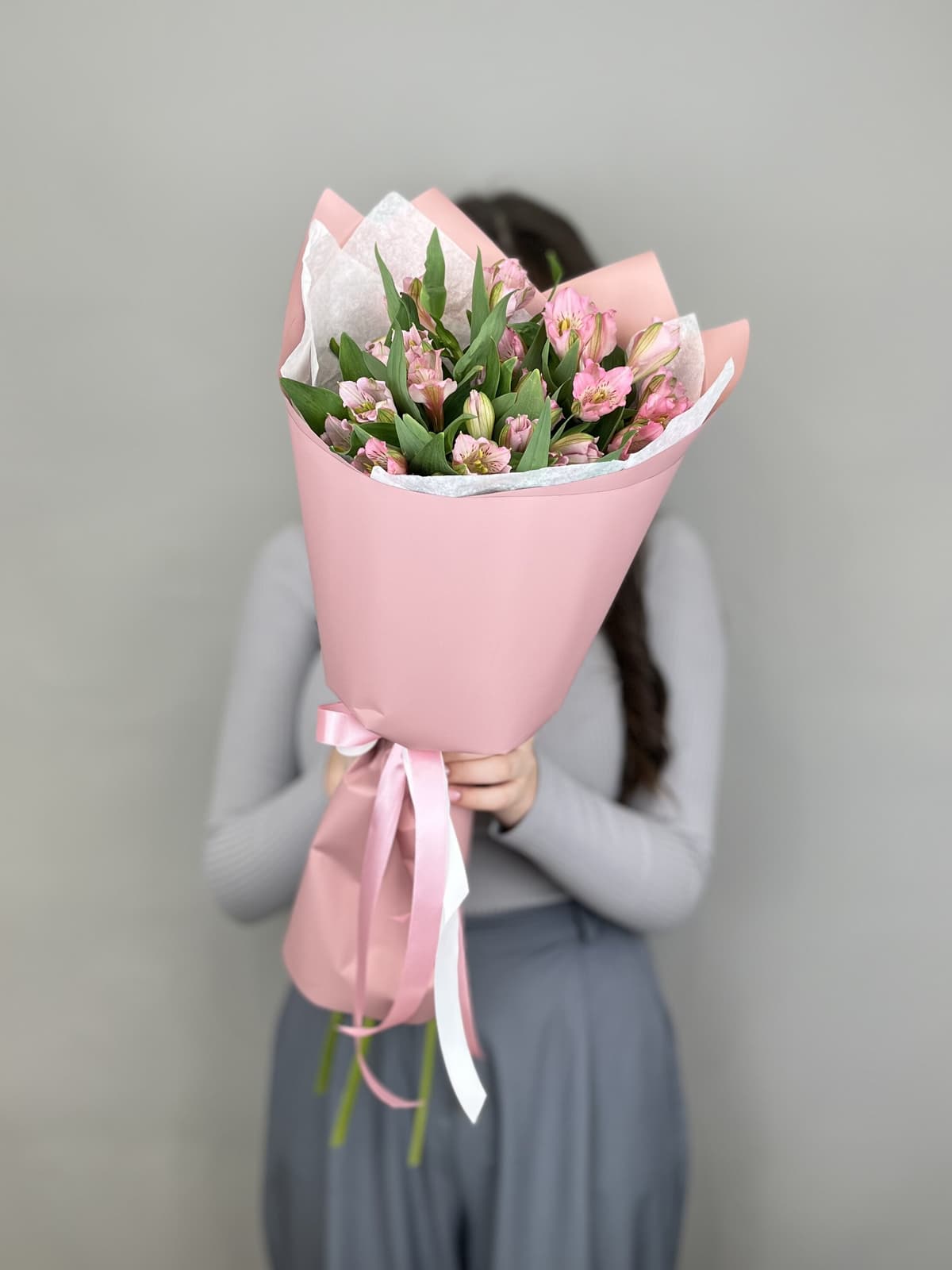 Мини букет из 5 альстромерий "Элегантность"