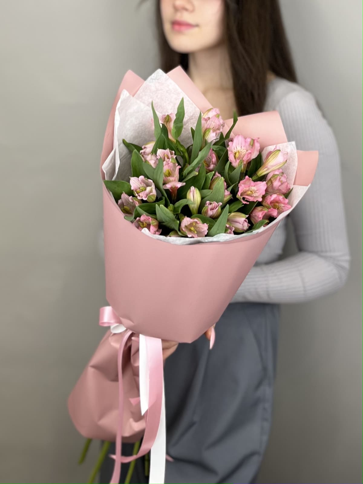 Мини букет из 5 альстромерий "Элегантность"