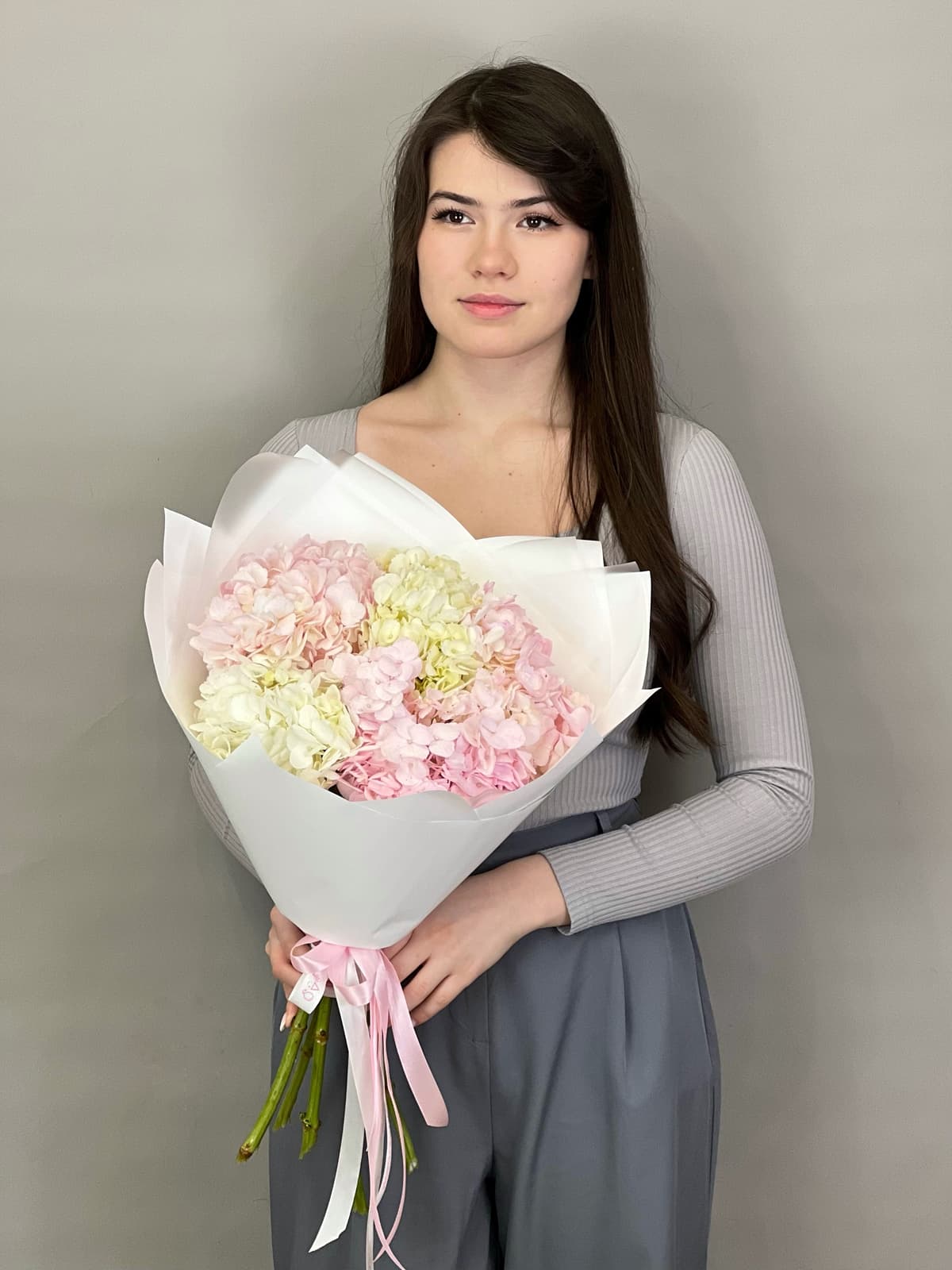 Цветочный букет из 5 гортензий «Румянец»