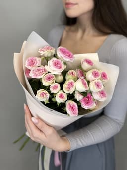 Нежный букет из 5 кустовых пионовидных роз «Джелато» (5)