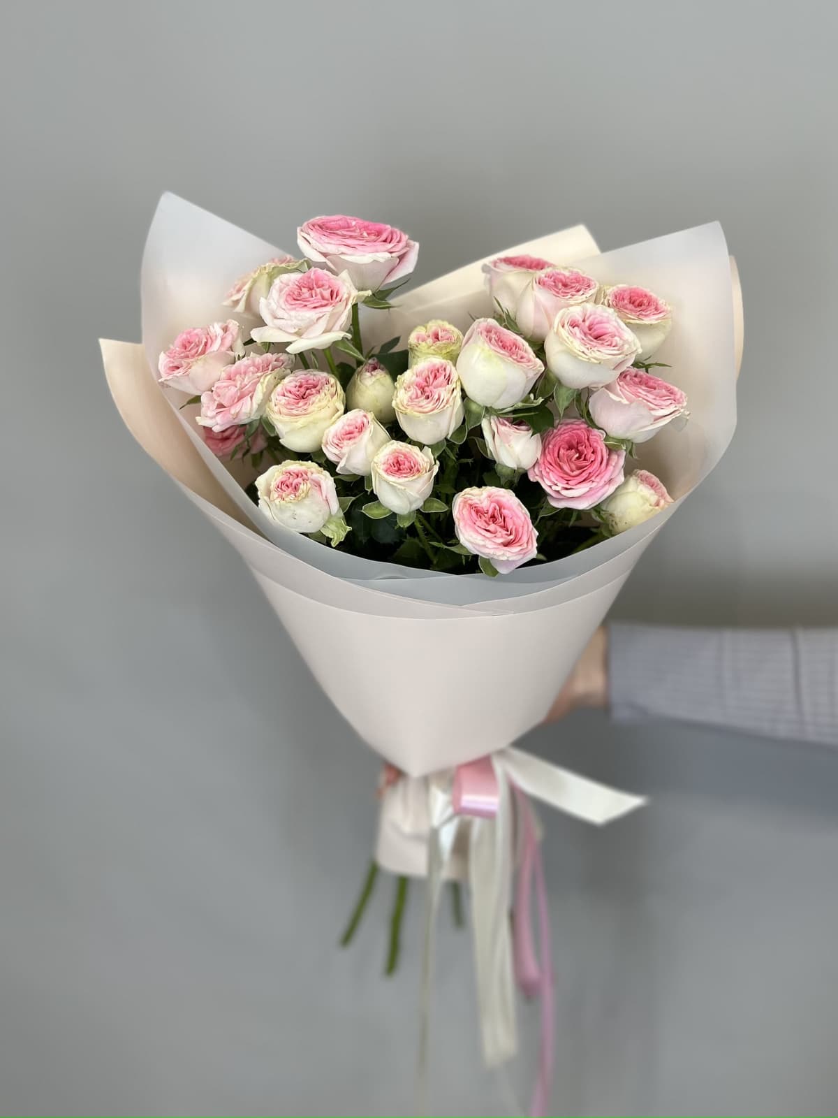 Нежный букет из 5 кустовых пионовидных роз «Джелато» (5)