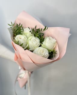 Букет из 5 Пионовидных Роз white O’Hara