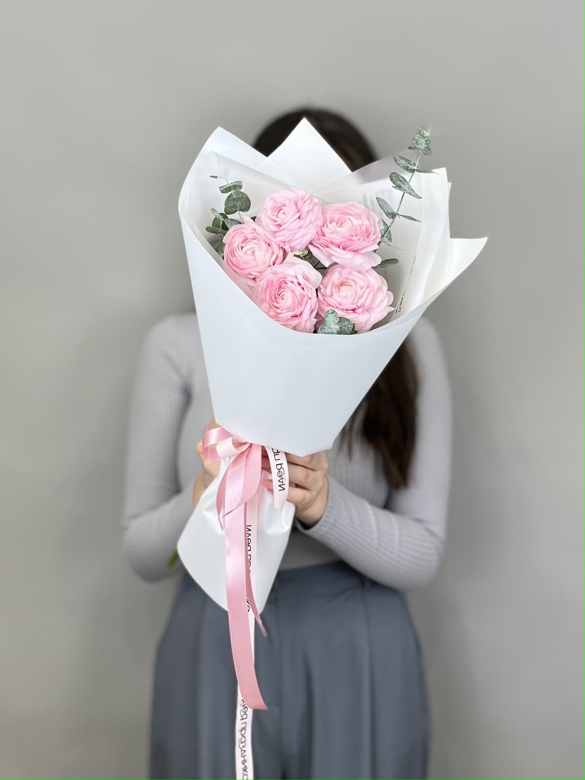 Букет из 5 ранункулюсов "Леди"