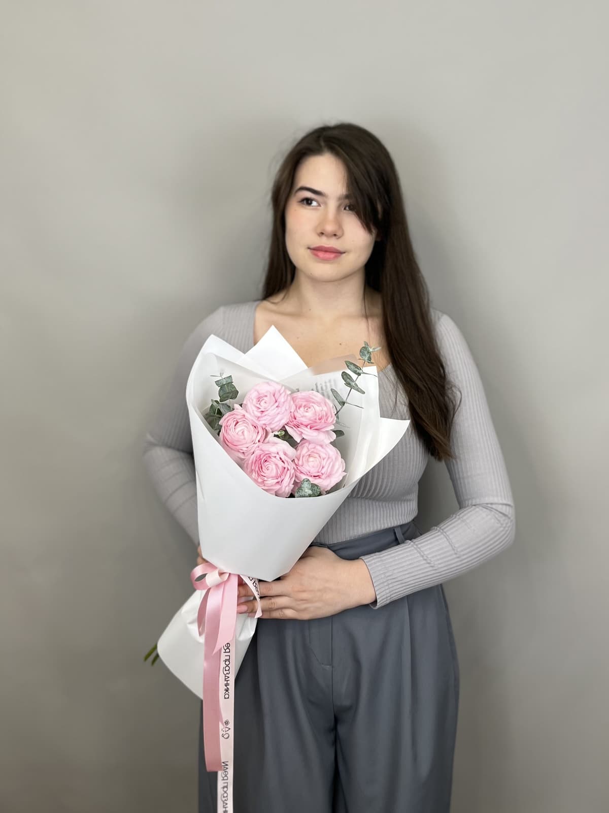 Букет из 5 ранункулюсов "Леди"