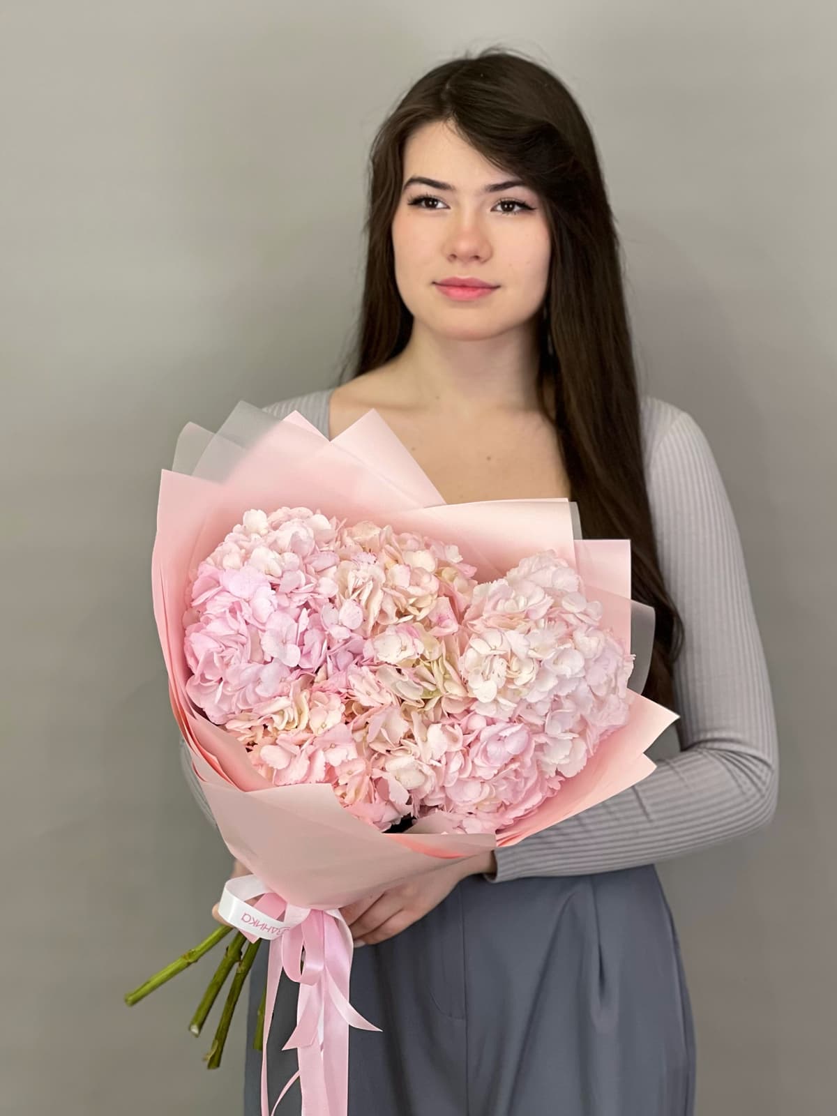 Букет из 5 розовых гортензий