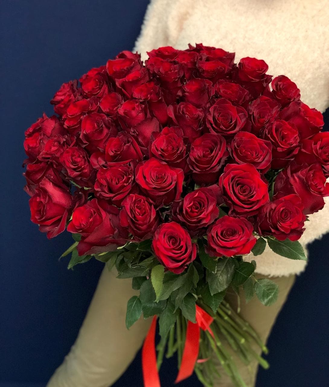 Букет из 51 красной розы Эквадор 90 см