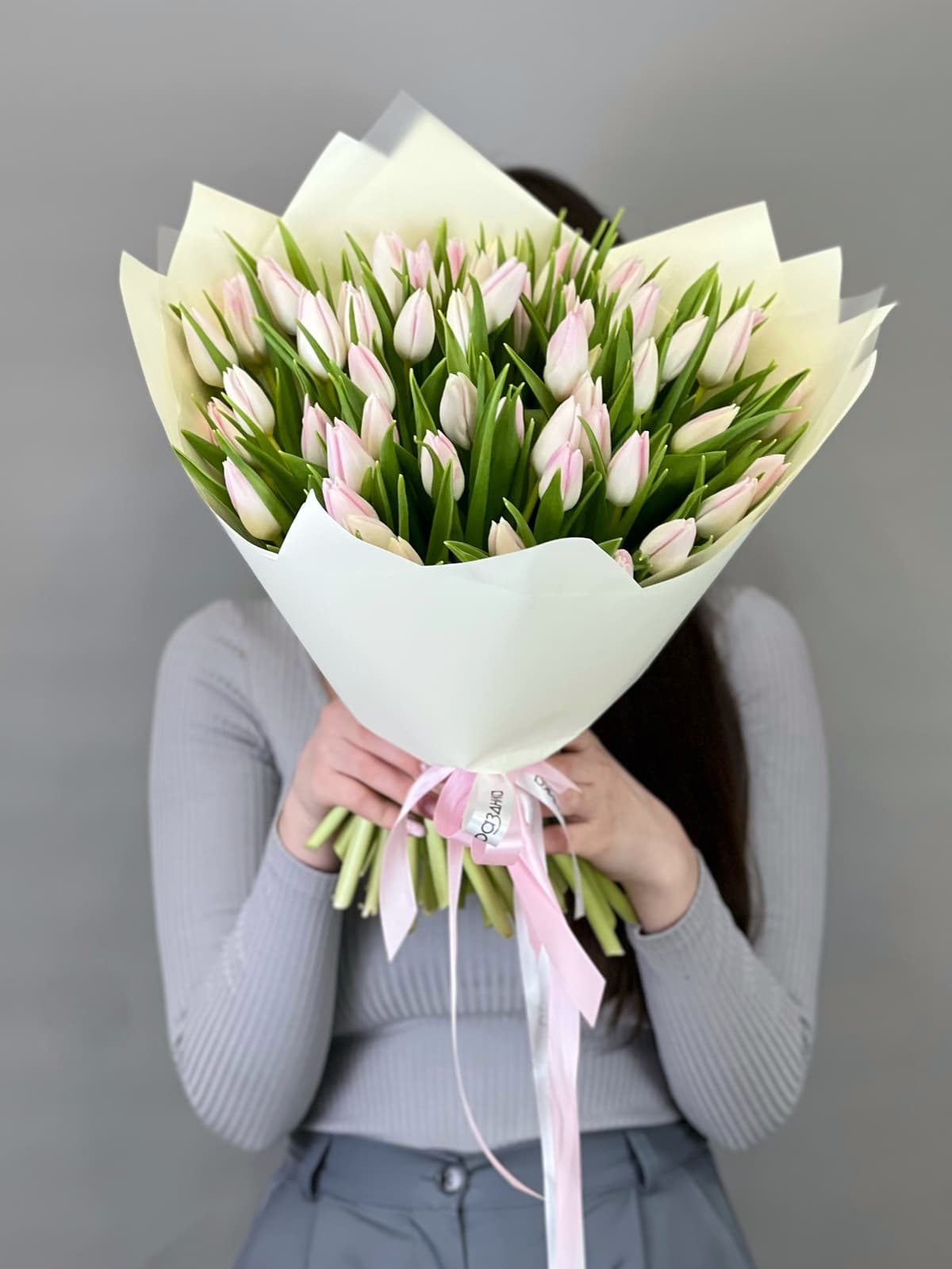 Весенний букет из 51 розового тюльпана