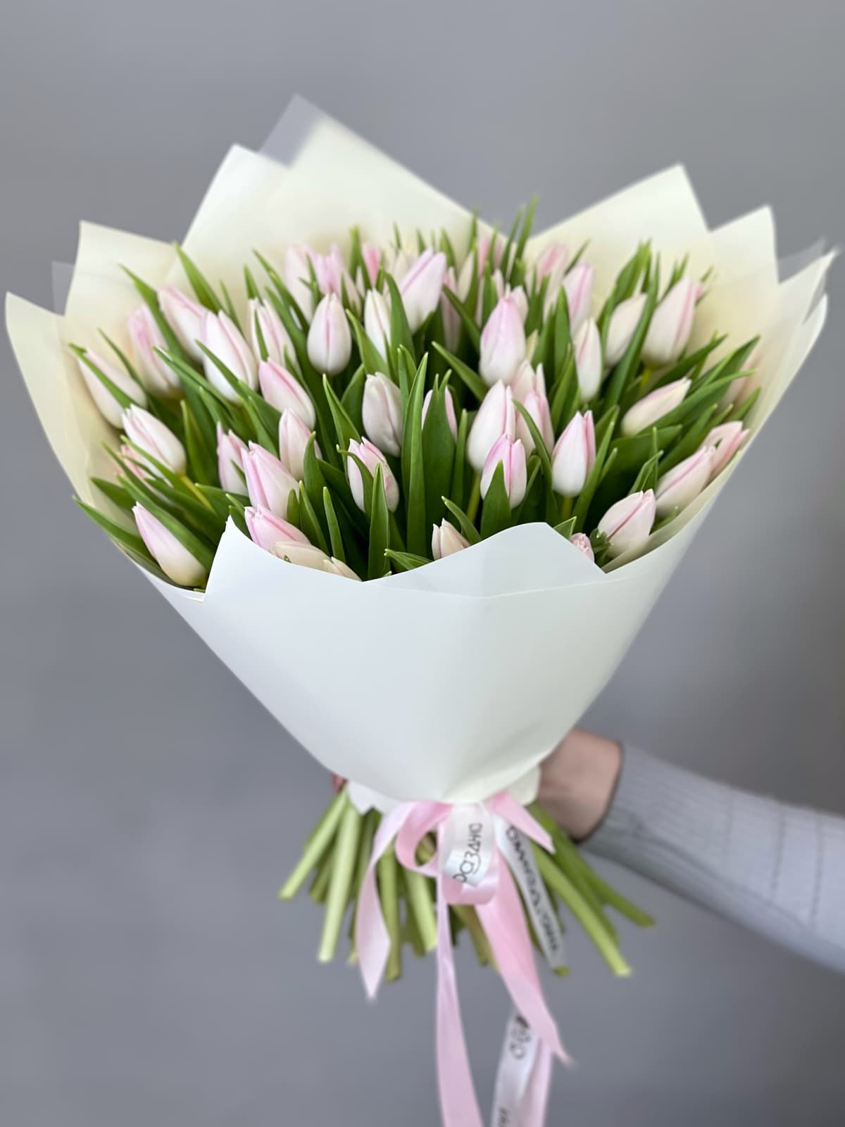 Весенний букет из 51 розового тюльпана