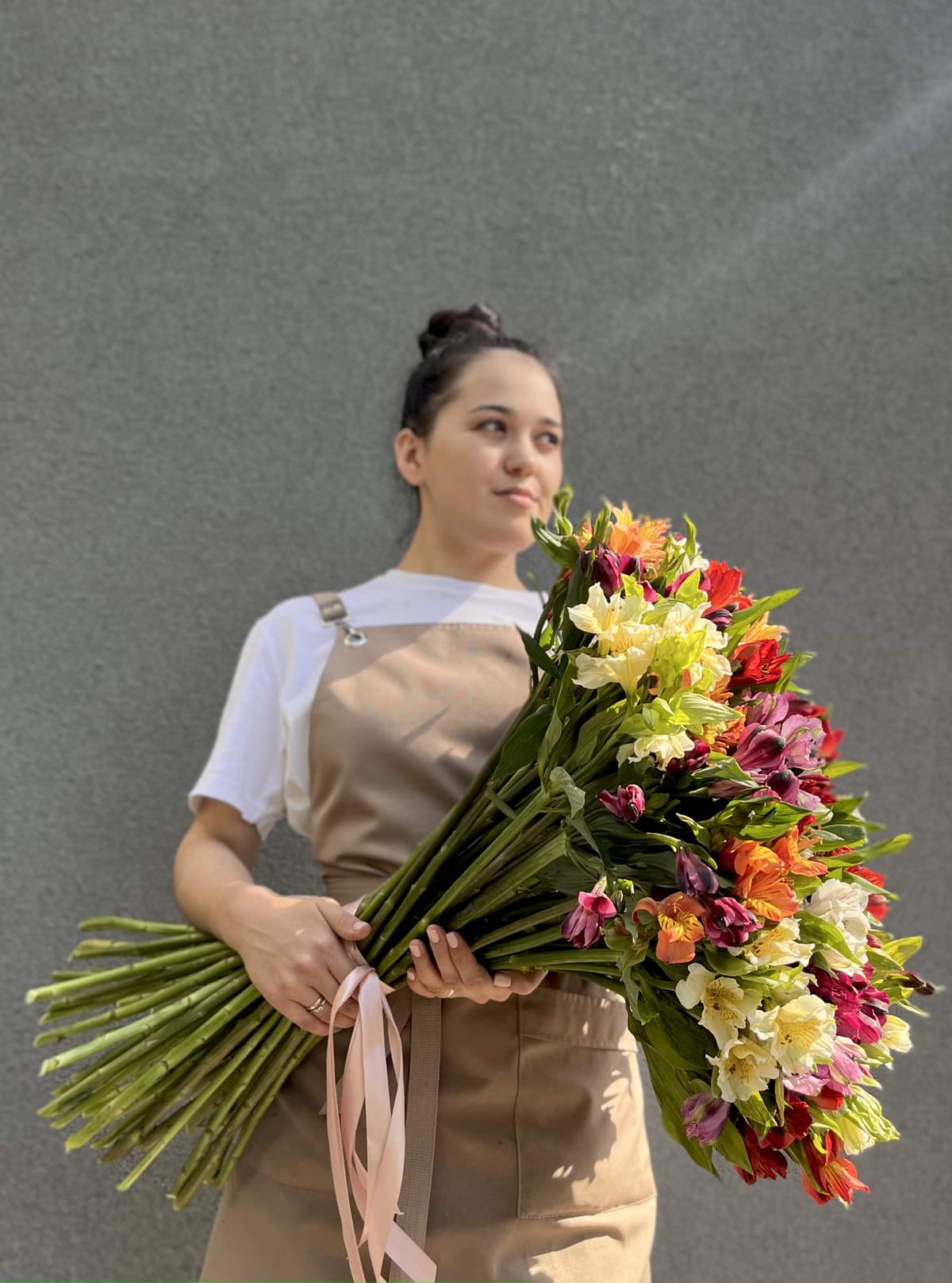 Классический букет из 55 Альстромерий микс