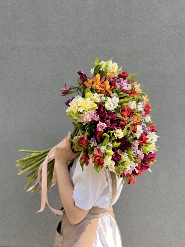 Классический букет из 55 Альстромерий микс Классический букет из 55 Альстромерий микс