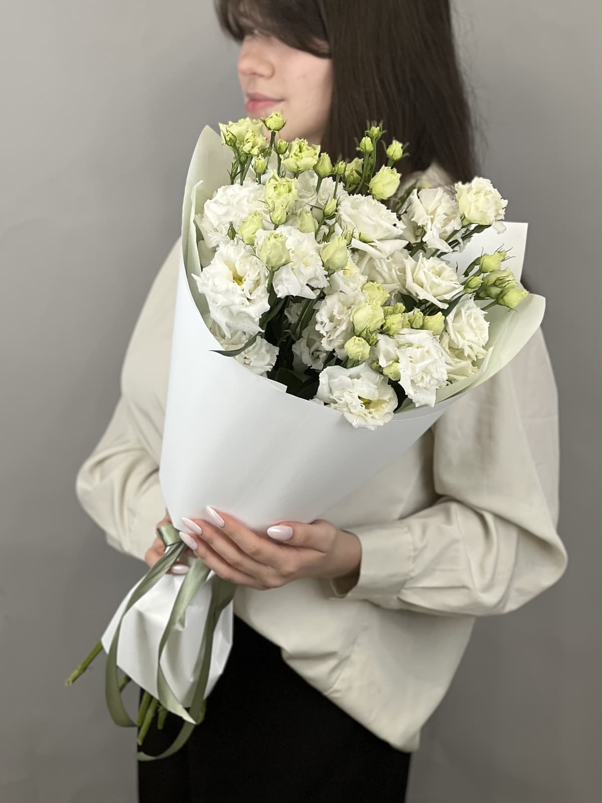 Праздничный букет из 7 белых эустом