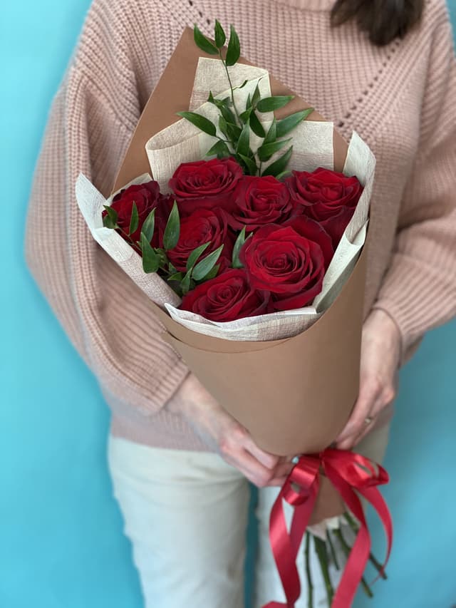 Букет из 7 красных Роз Эквадор в фоамиране 50 см Букет из 7 красных Роз Эквадор в фоамиране 50 см
