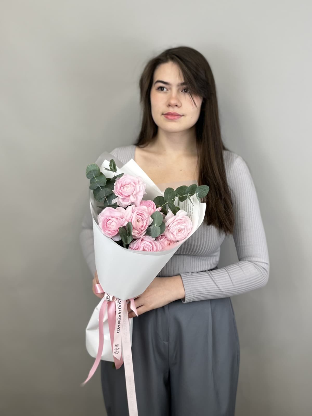 Букет из 7 ранункулюсов "Lady"