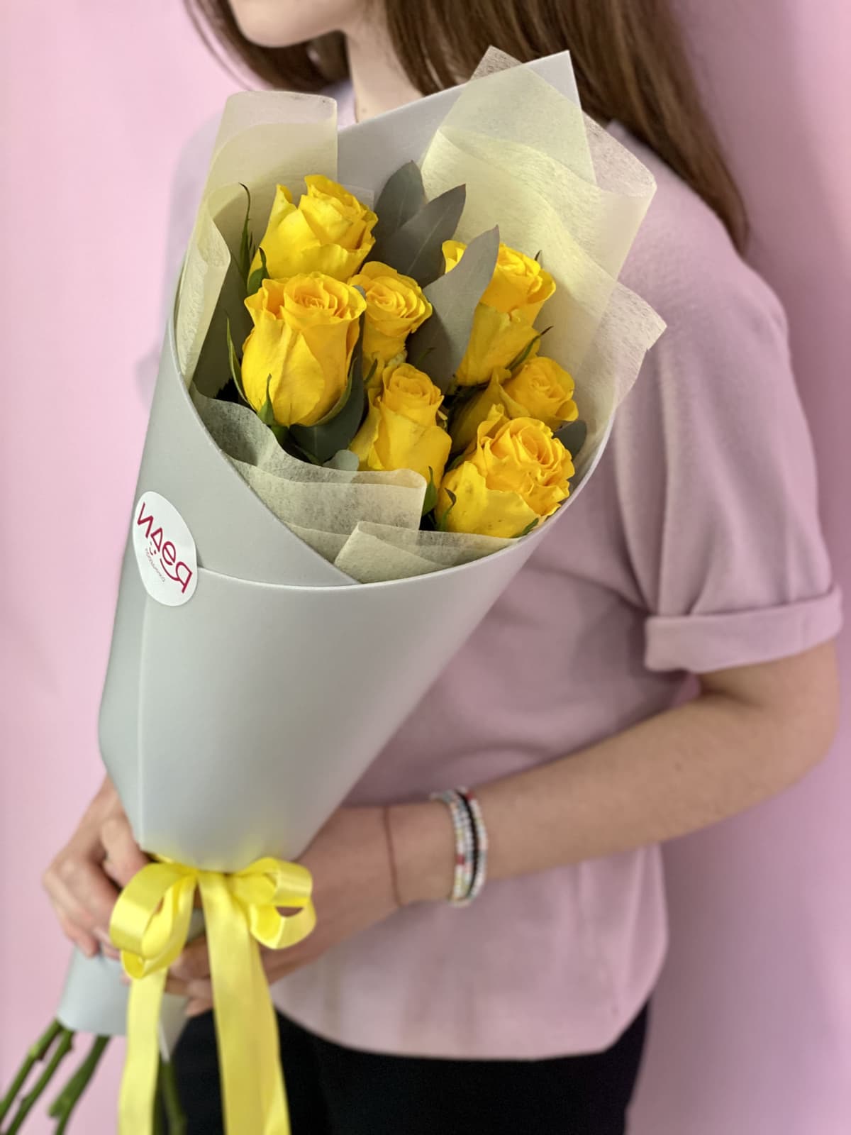 Букет из 7 желтых Роз Эквадор в фоамиране 60 см