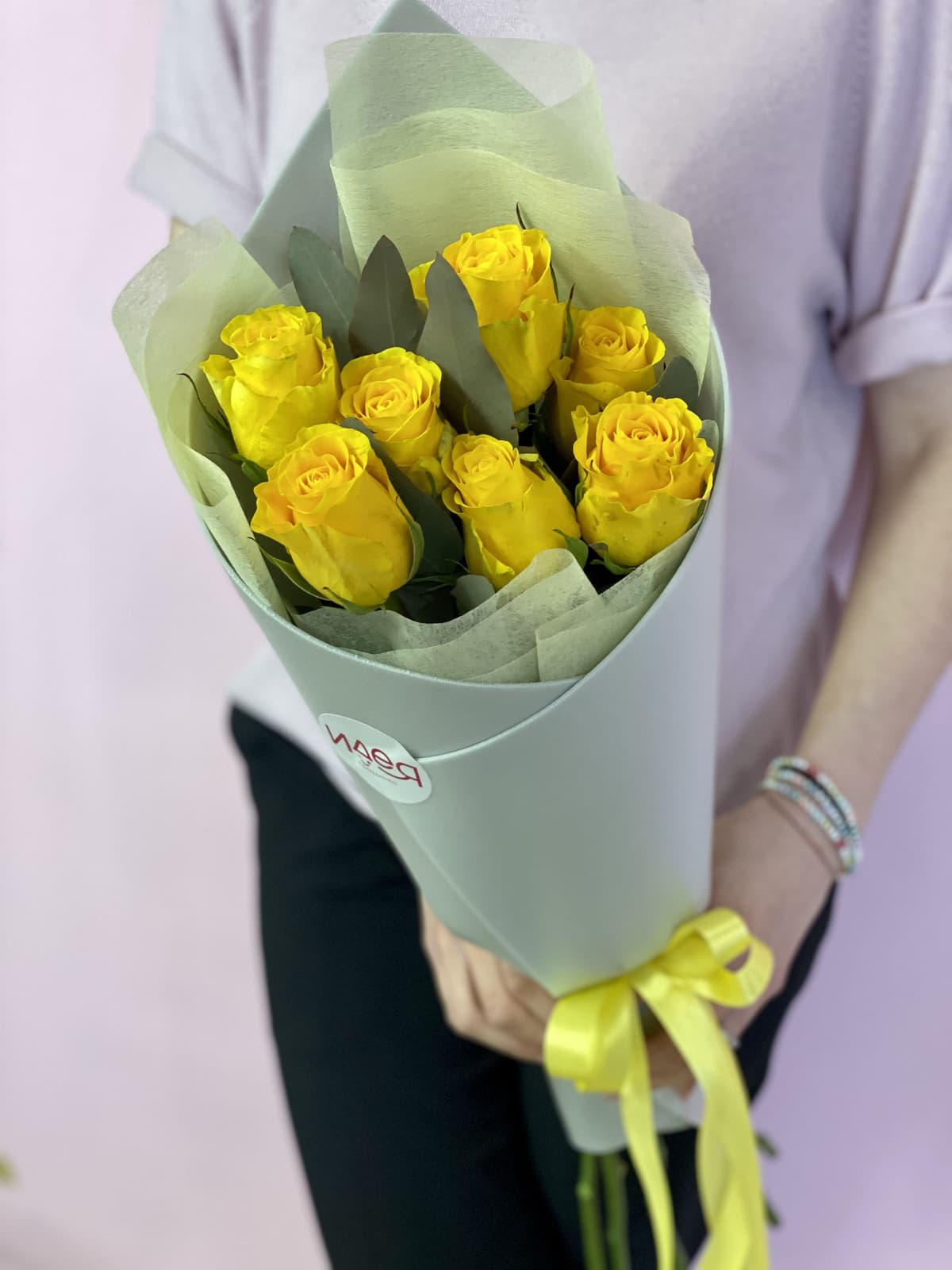 Букет из 7 желтых Роз Эквадор в фоамиране 70 см