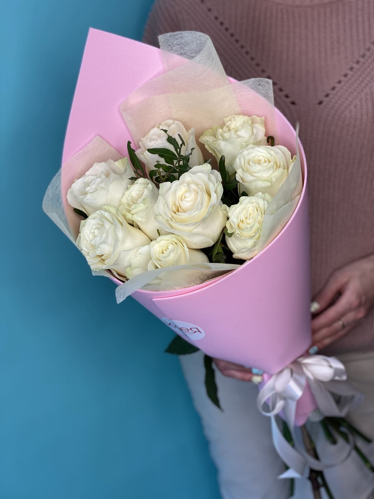 Букет из 9 белых Роз Эквадор в фоамиране 50 см