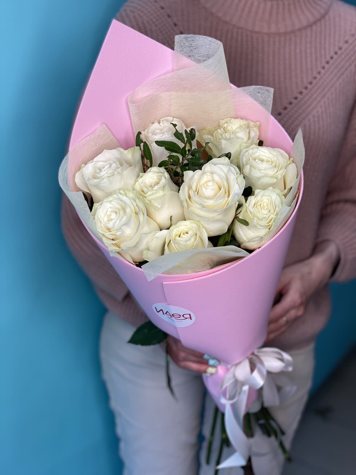 Букет из 9 белых Роз Эквадор в фоамиране 50 см