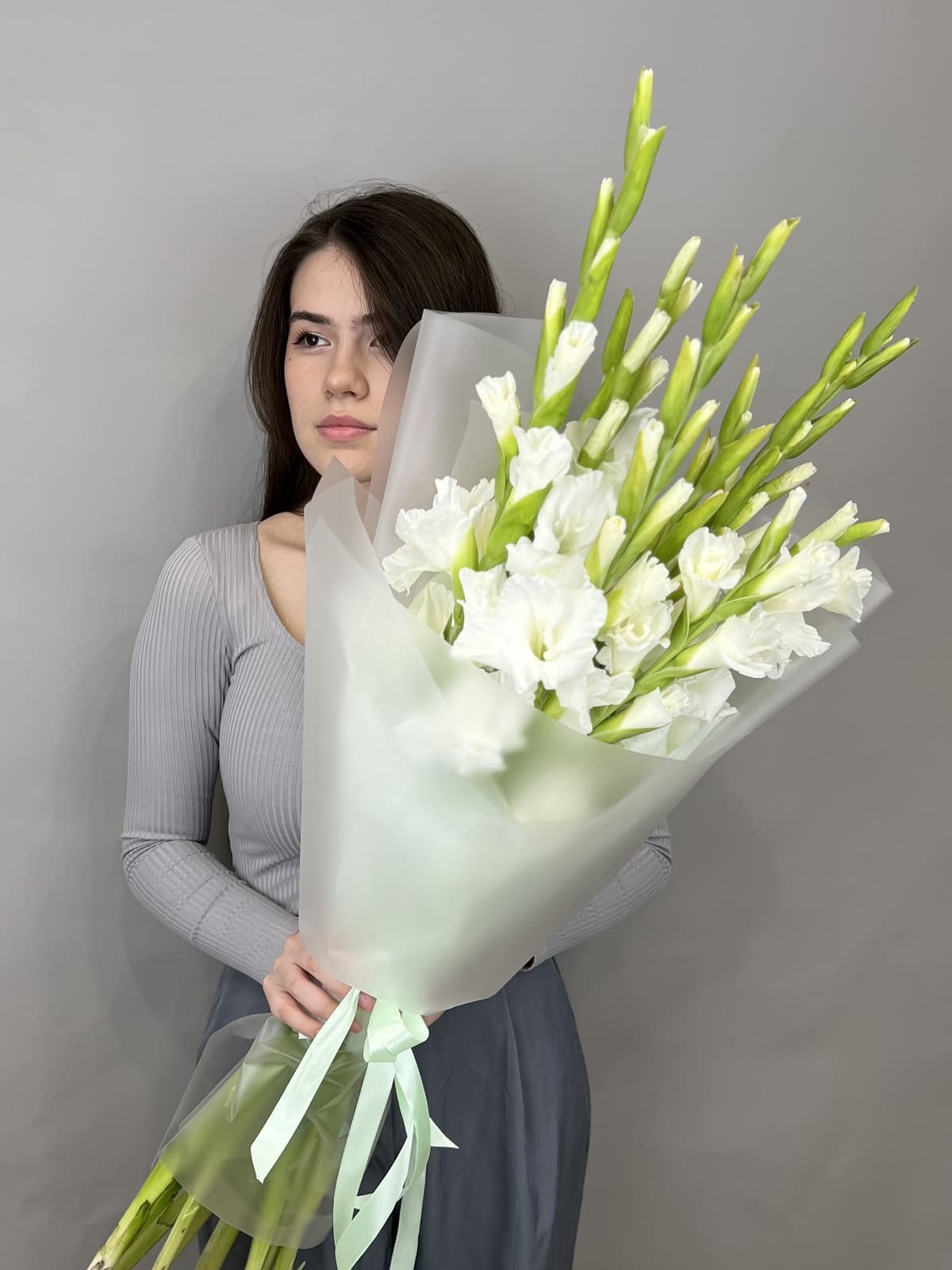 Букет из 9 Гладиолусов в матовой бумаге Уфа