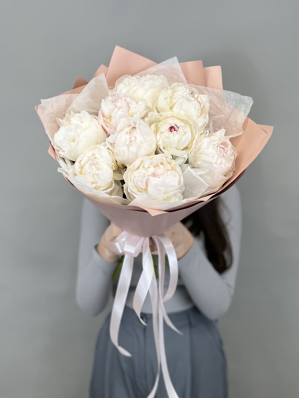 Цветочный букет из 9 пионов Odile