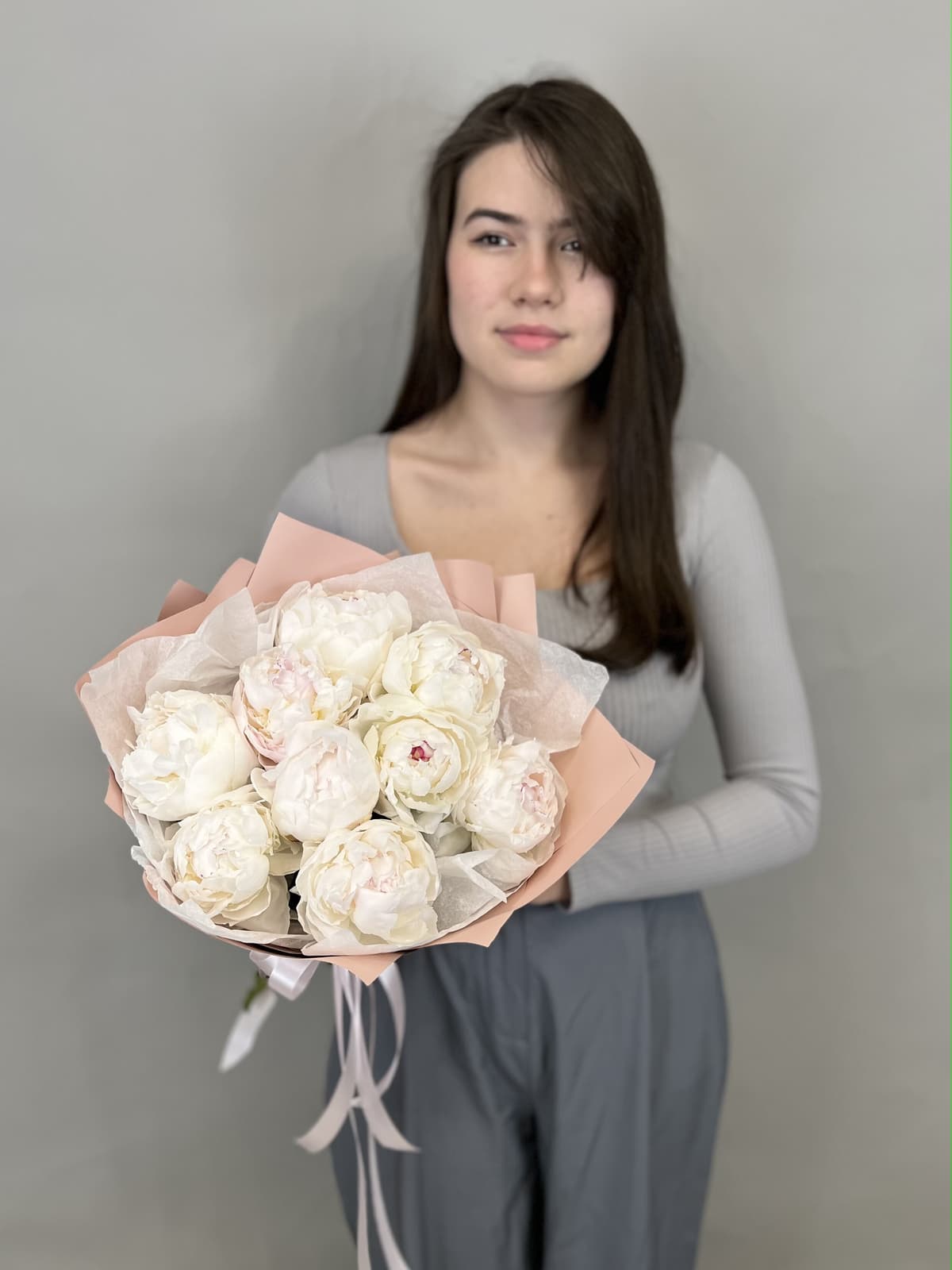 Цветочный букет из 9 пионов Odile