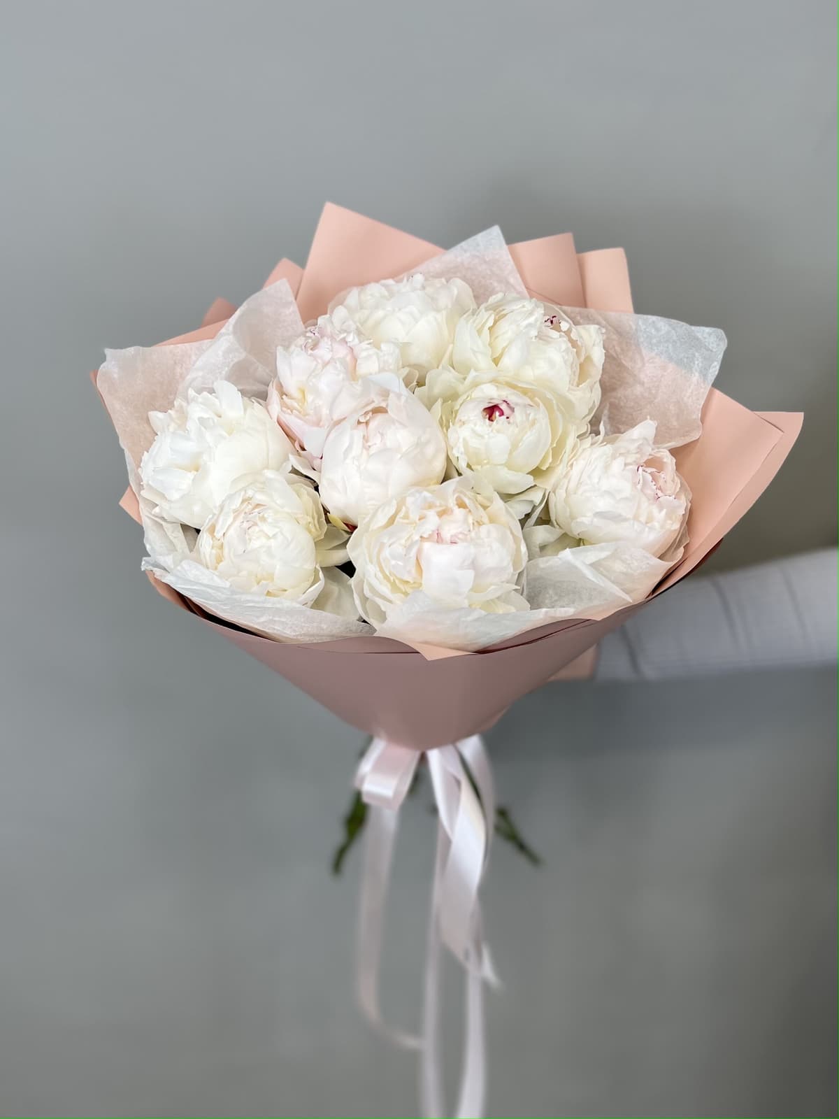 Цветочный букет из 9 пионов Одиль