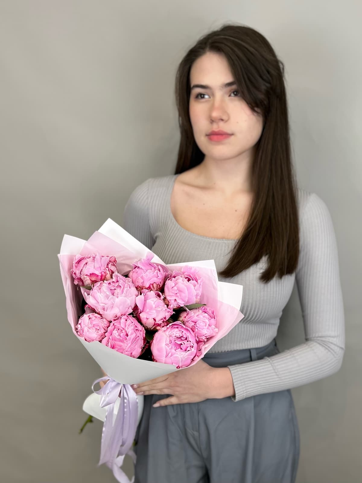 Свежий букет из 9 Пионов Sara Bernard