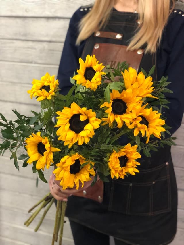 Букет из 9 подсолнухов Уфа Букет из 9 подсолнухов Уфа