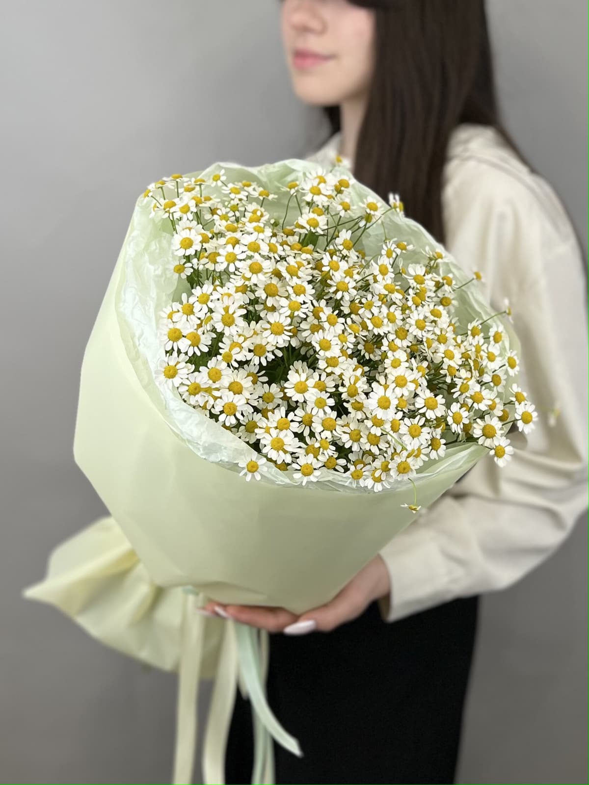 Красивый букет из 9 полевых ромашек