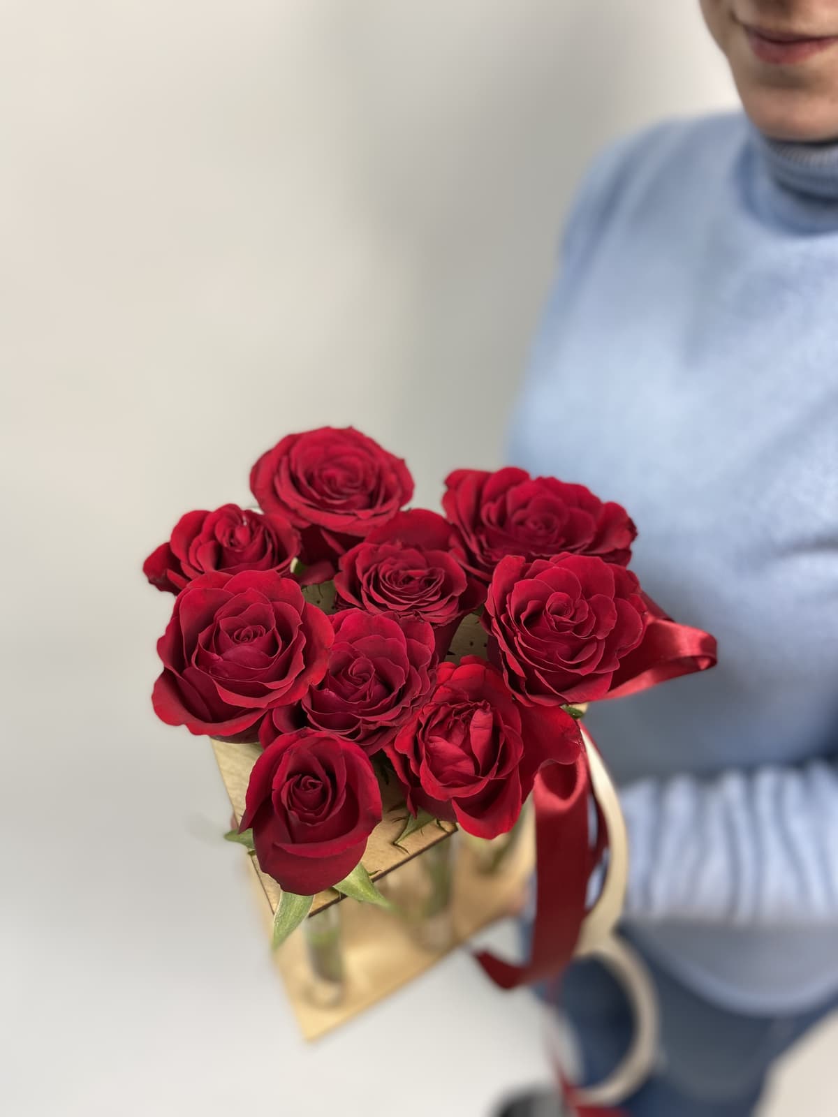 Букет из 9 роз в пробирках