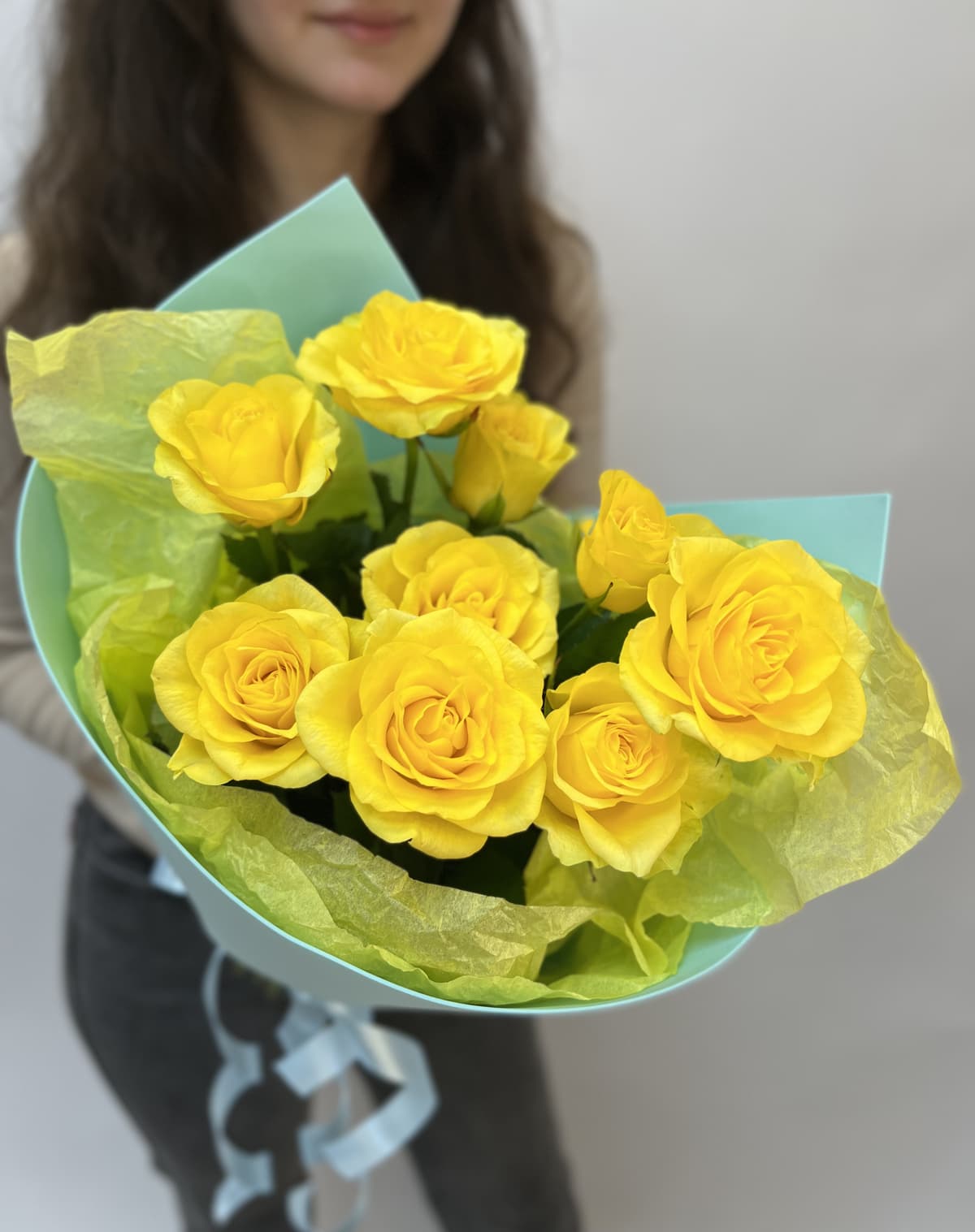 Букет из 9 Жёлтых Роз в Фоамиранеё