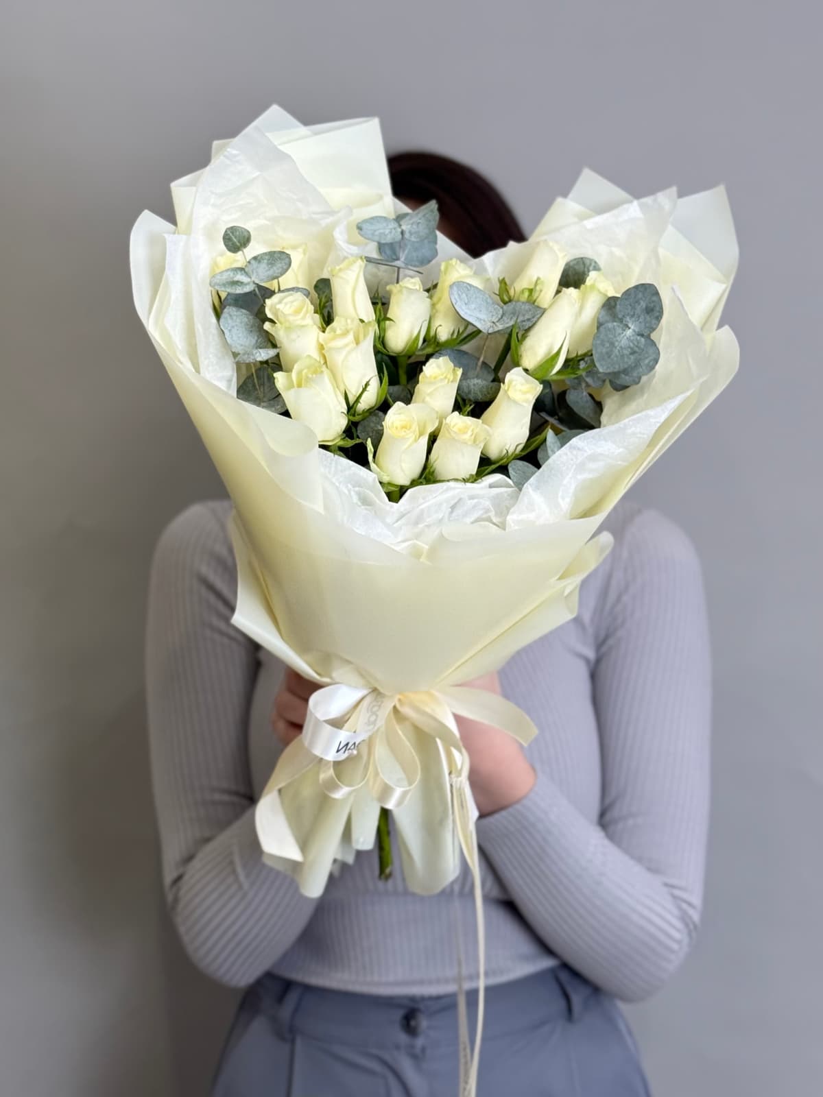 Букет из белых роз кения "Афина"(15)