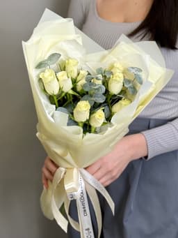 Букет из белых роз кения "Athena" S