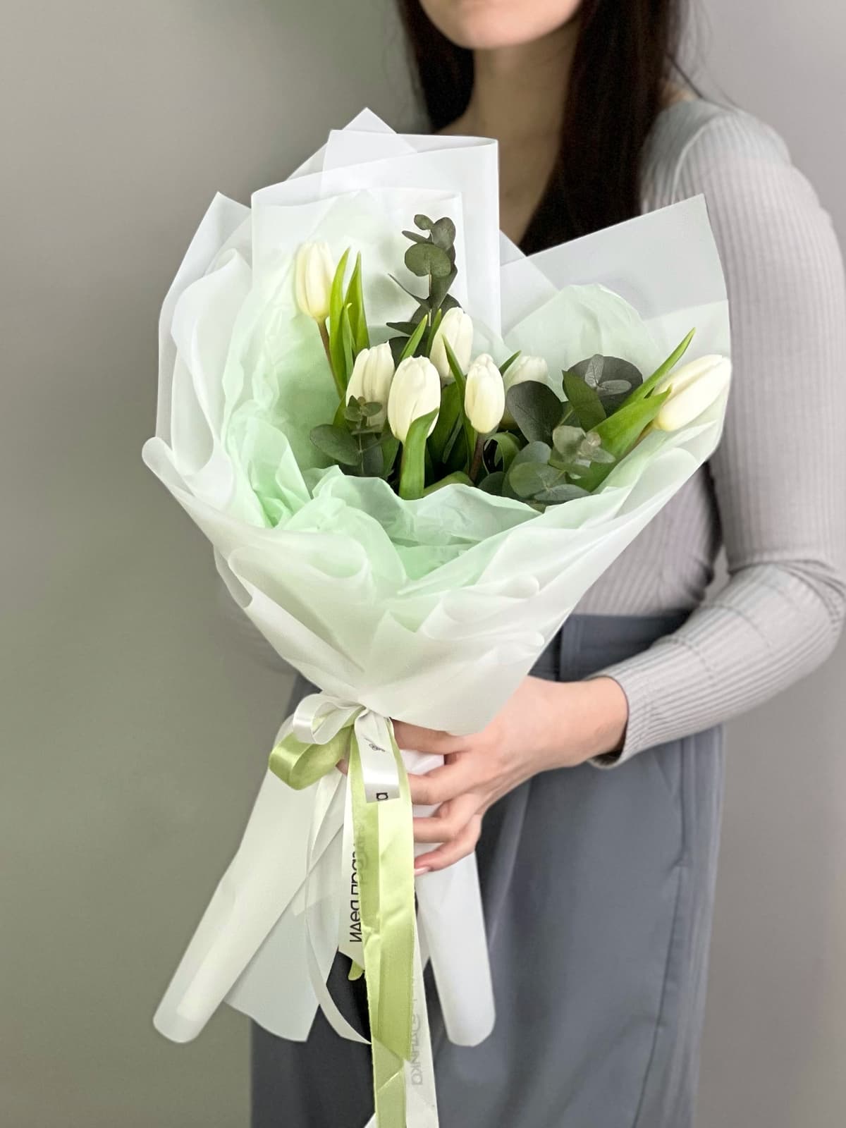 Букет из белых тюльпанов "Поцелуй весны" (7)