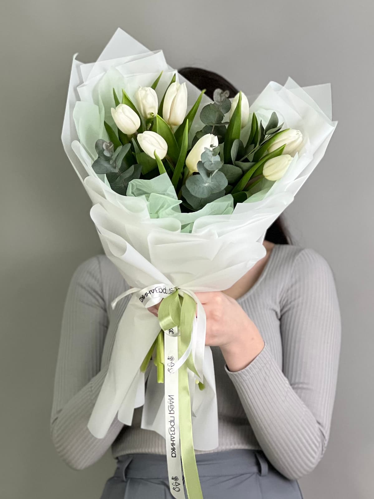 Букет из белых тюльпанов "Поцелуй весны" (9)