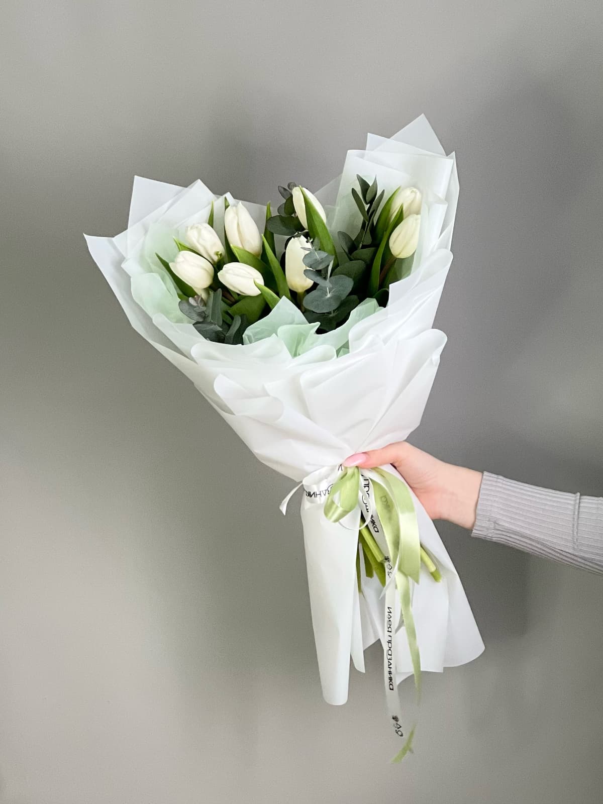 Букет из белых тюльпанов "Поцелуй весны" (9)
