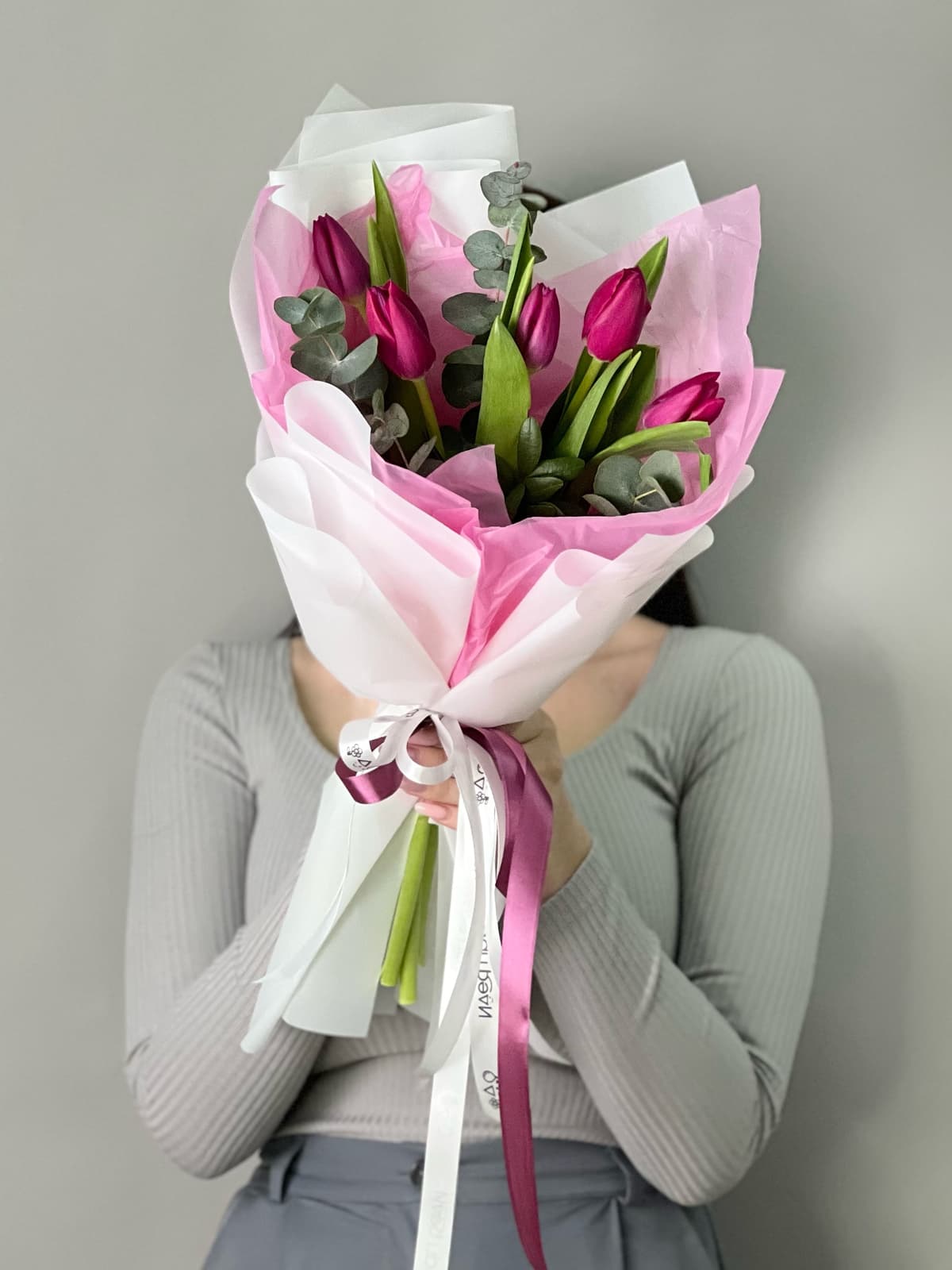 Букет из фиолетовых тюльпанов "Поцелуй весны" (5)