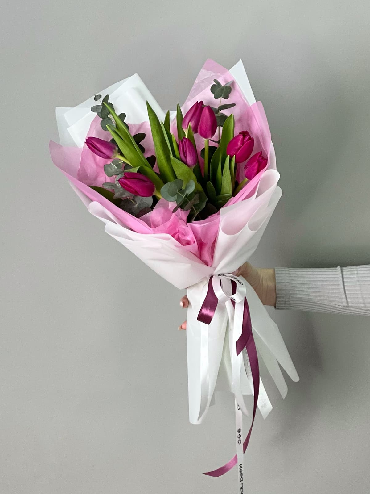 Букет из фиолетовых тюльпанов "Поцелуй весны" (7)