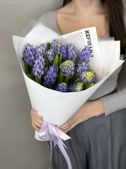 Праздничный букет из гиацинтов "Minos" L