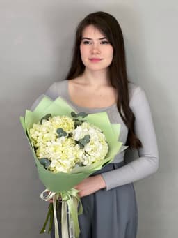 Свежий букет из гортензии "Оливковый"