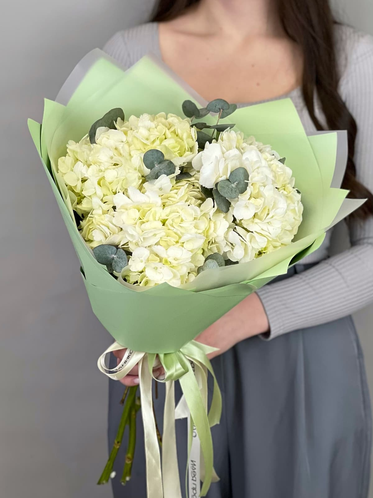 Свежий букет из гортензии "Оливковый"