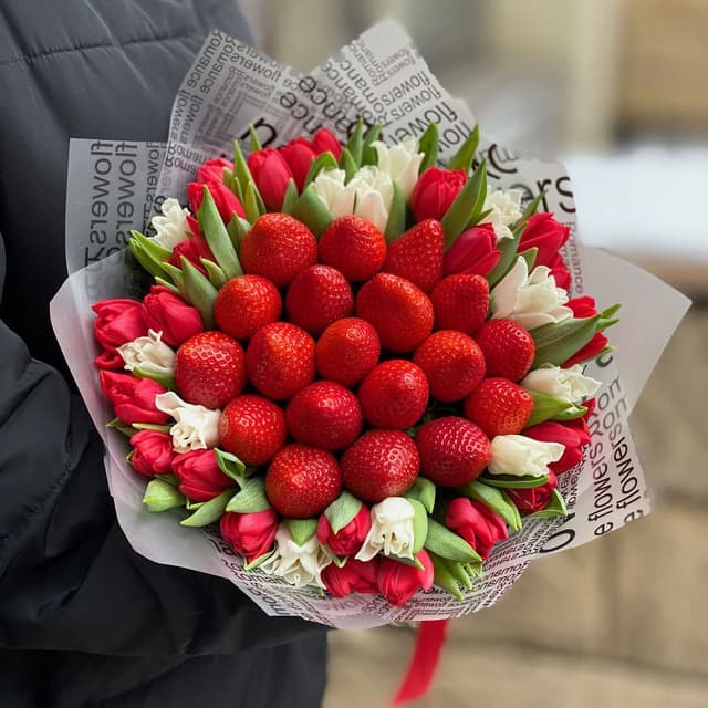 Букет из клубники "Летняя фантазия" Букет из клубники "Летняя фантазия"
