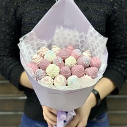 Букет из клубники "Прелестница росинка"