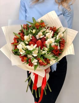 Букет из клубники "В поле ягодка-мини"